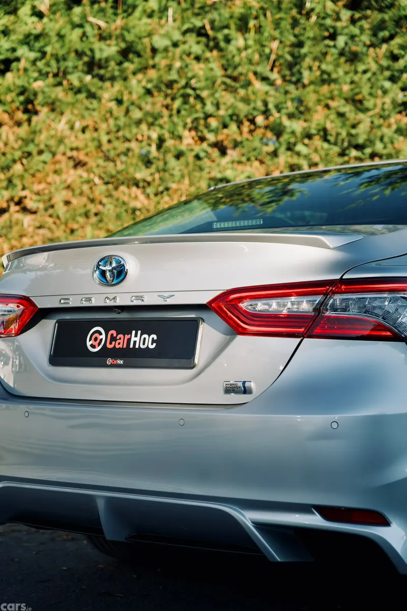 Toyota Camry Saloon, Petrol Hybrid, 2019, Silver