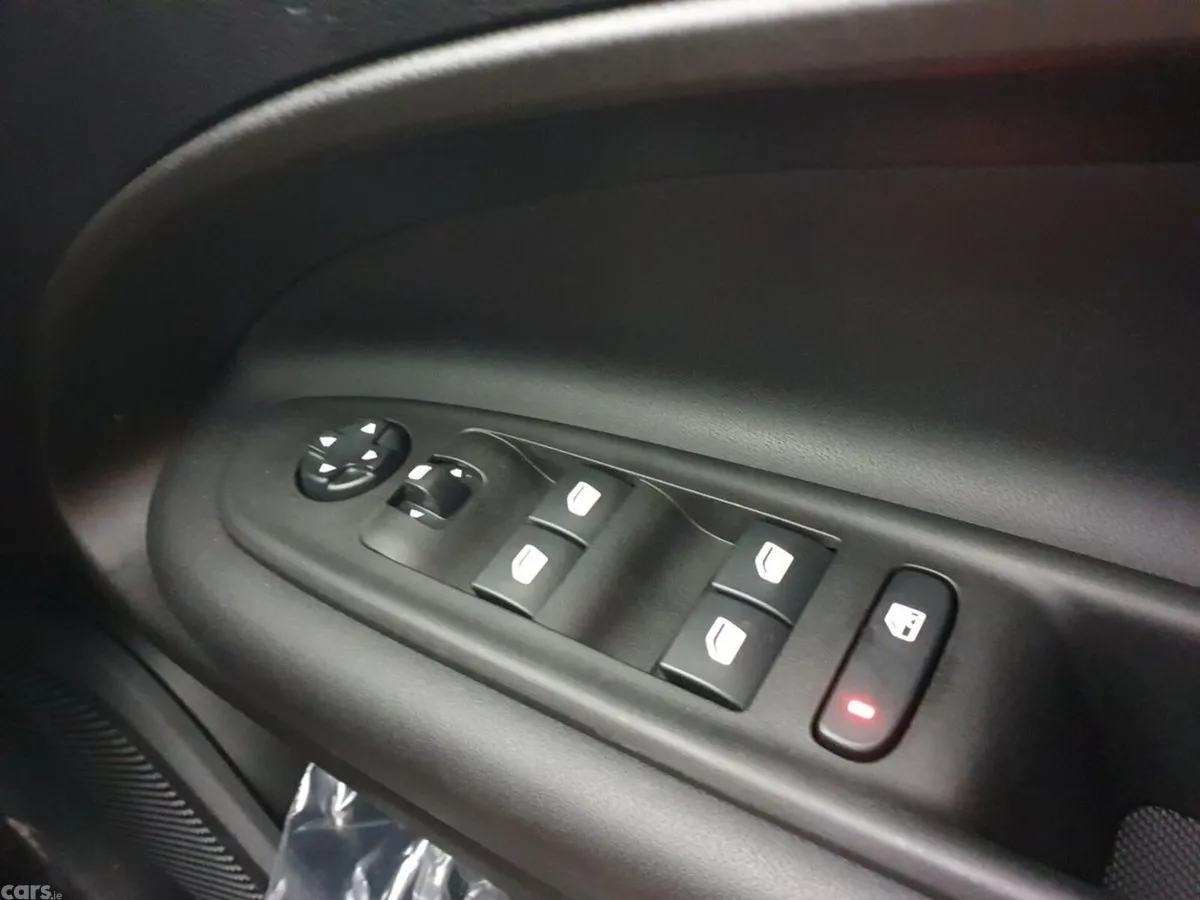 Jeep Avenger SUV, Electric, 2025, Grey