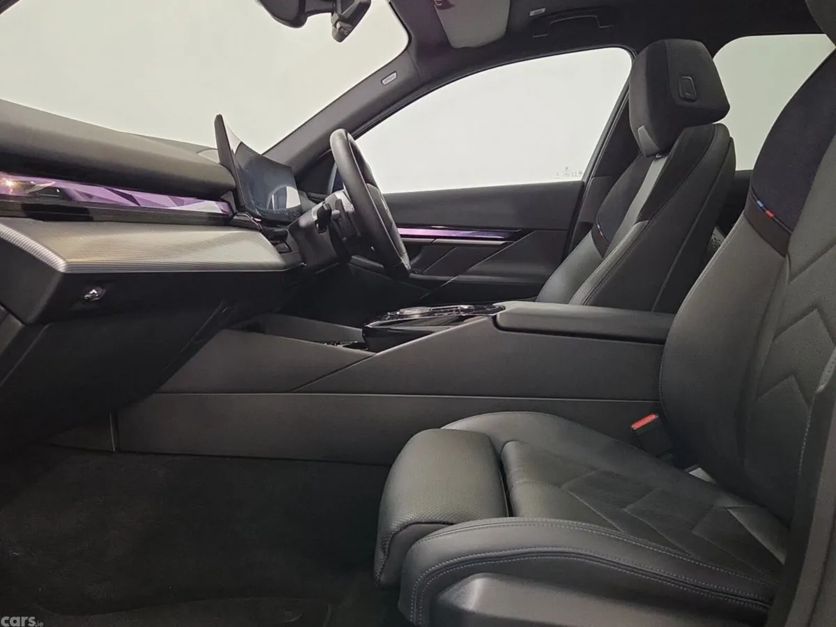 BMW 5-Series Saloon, Petrol Plug-in Hybrid, 2025, Blue