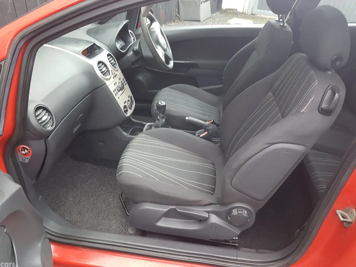 Opel Corsa Hatchback, Petrol, 2008, Red