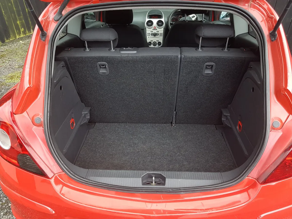 Opel Corsa Hatchback, Petrol, 2008, Red