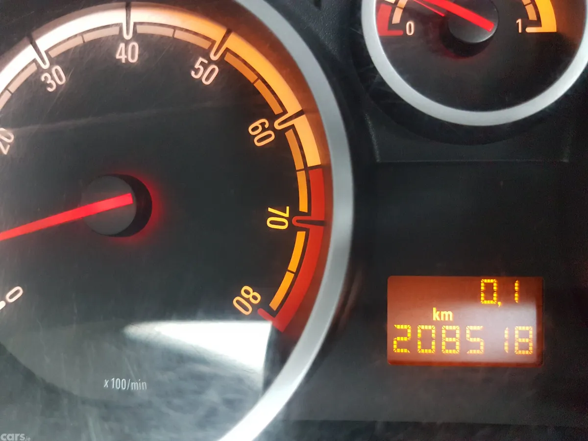 Opel Corsa Hatchback, Petrol, 2008, Red
