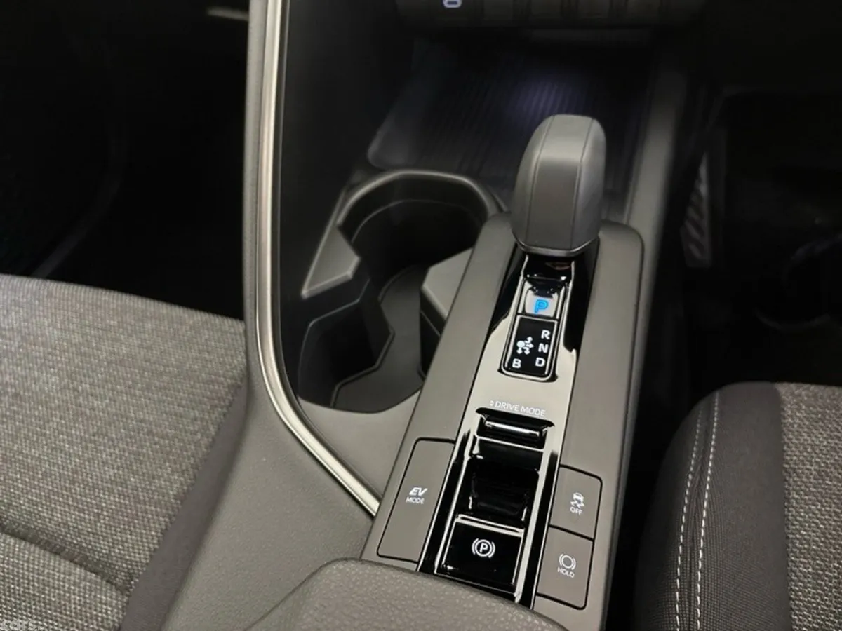 Toyota C-HR SUV, Petrol Hybrid, 2027, 