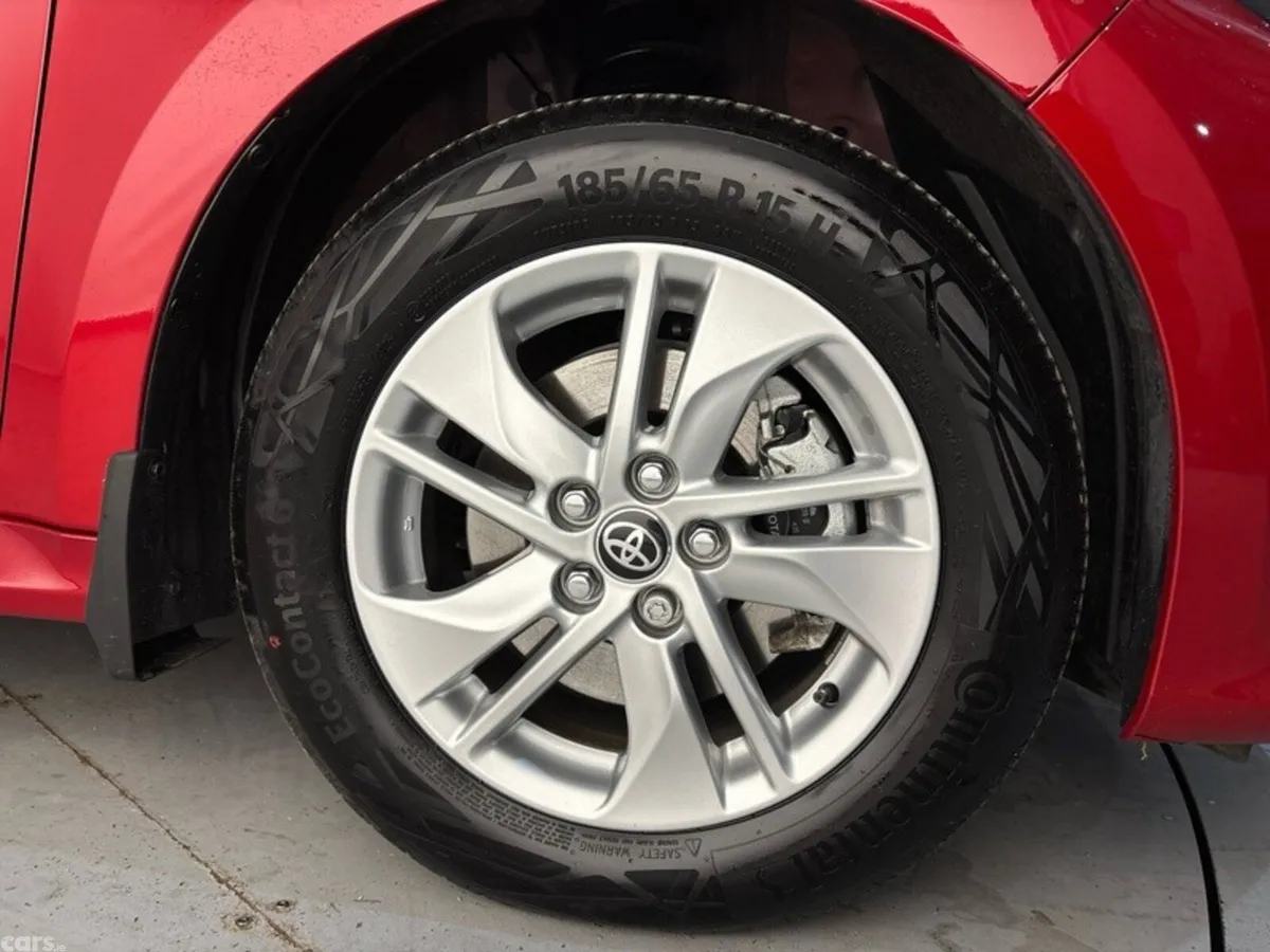 Toyota Yaris Hatchback, Petrol Hybrid, 2027, Red