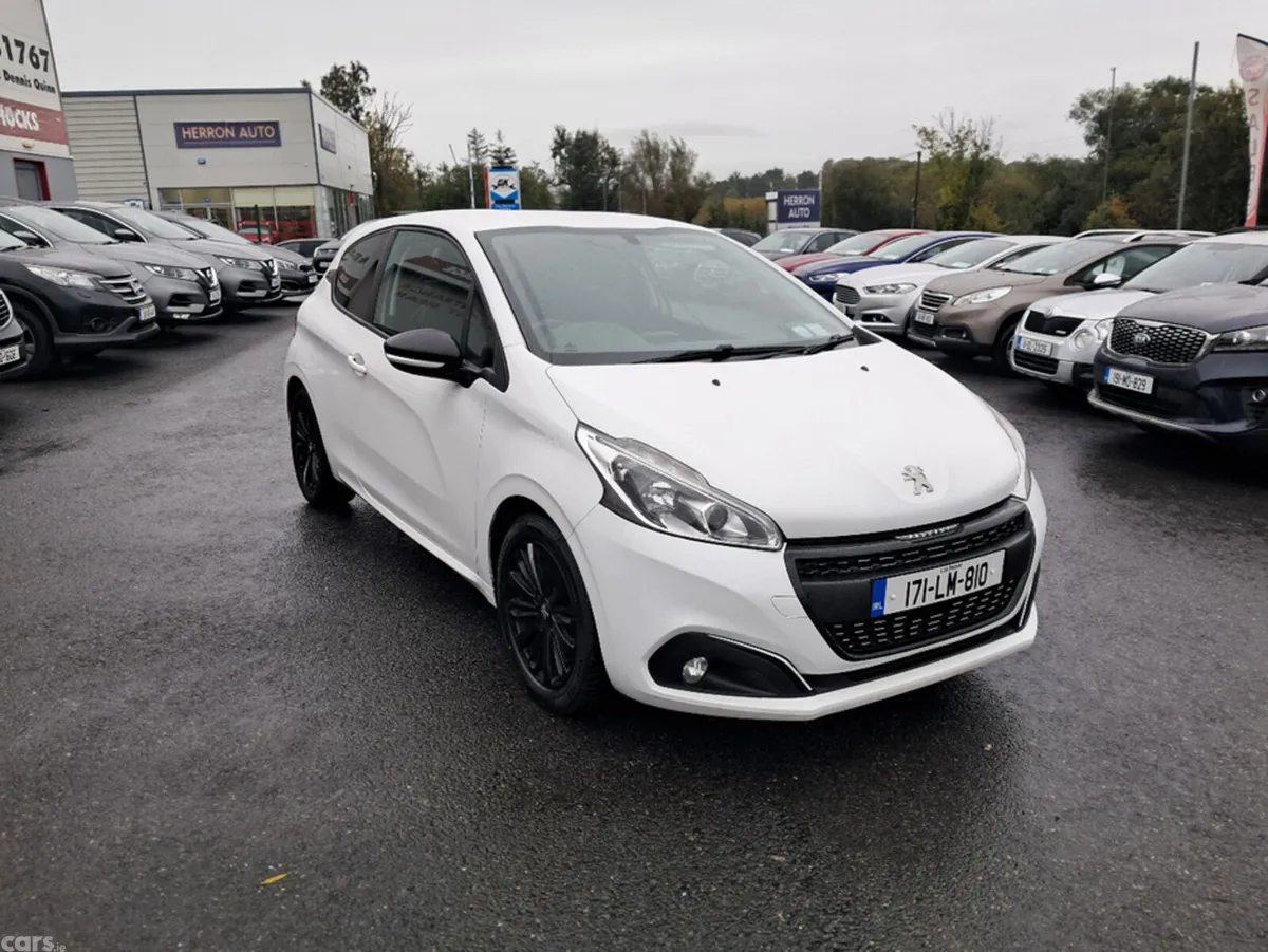 Peugeot 208 Hatchback, Petrol, 2017, White