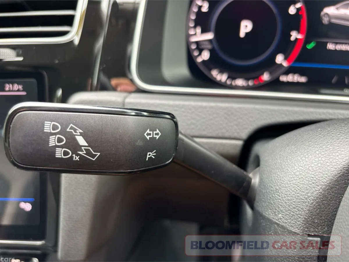 Volkswagen Golf Hatchback, Petrol, 2019, Gold