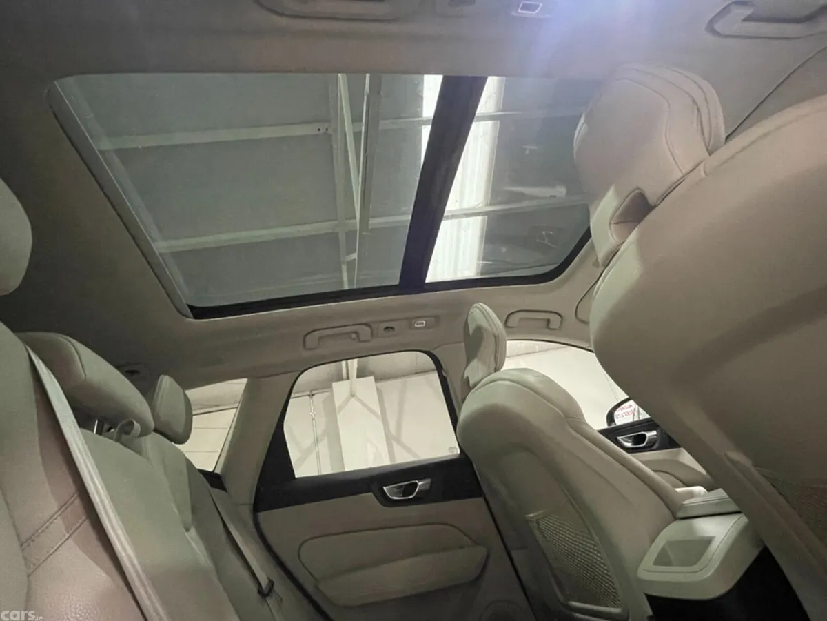 Volvo XC60 SUV, Petrol Plug-in Hybrid, 2023, Black