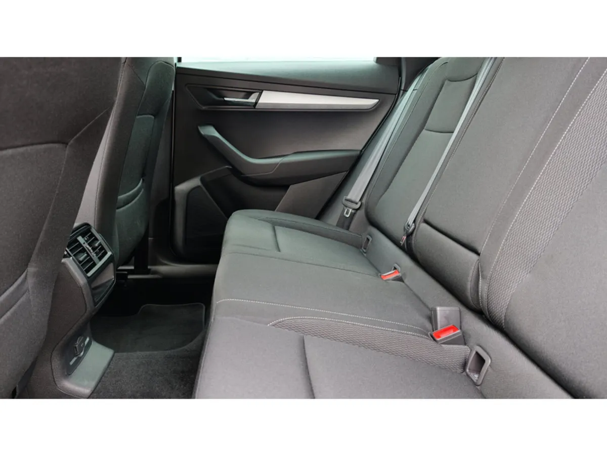 Skoda Karoq SUV, Unknown, 2026, Black