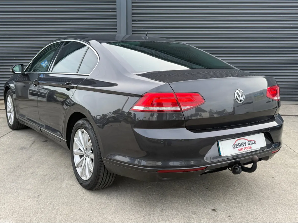Volkswagen Passat Saloon, Diesel, 2018, Grey