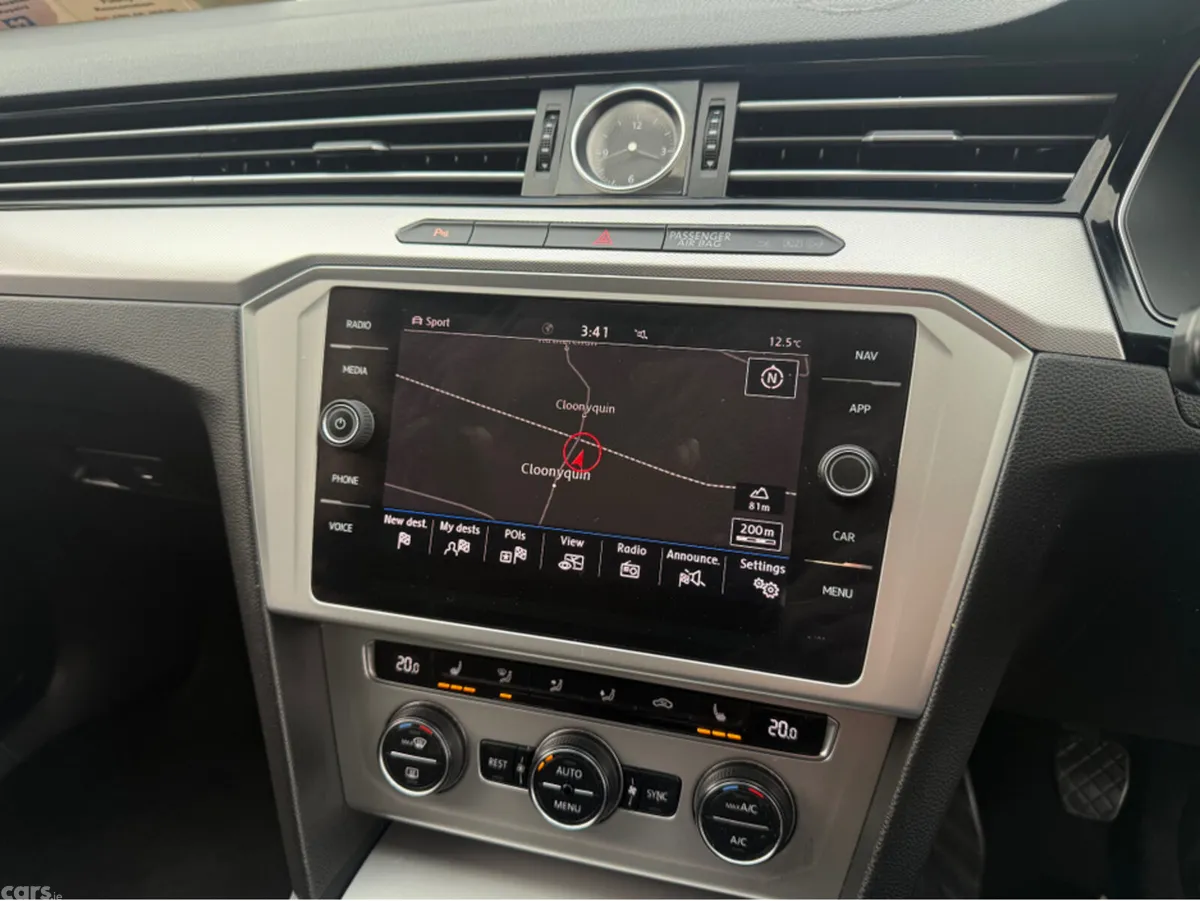 Volkswagen Passat Saloon, Diesel, 2018, Grey