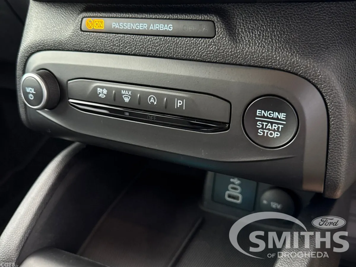 Ford Focus Hatchback, Petrol Hybrid, 2023, White