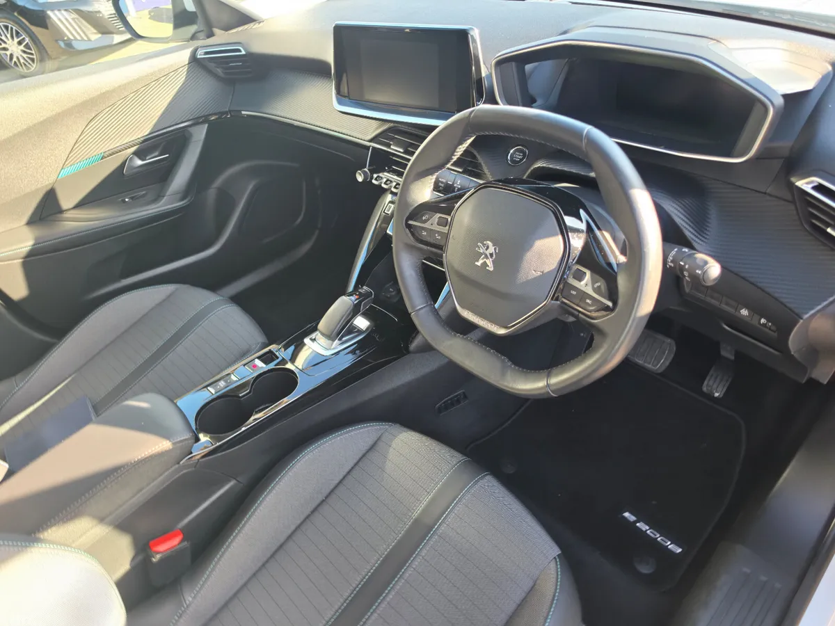 Peugeot 2008 MPV, Electric, 2021, White