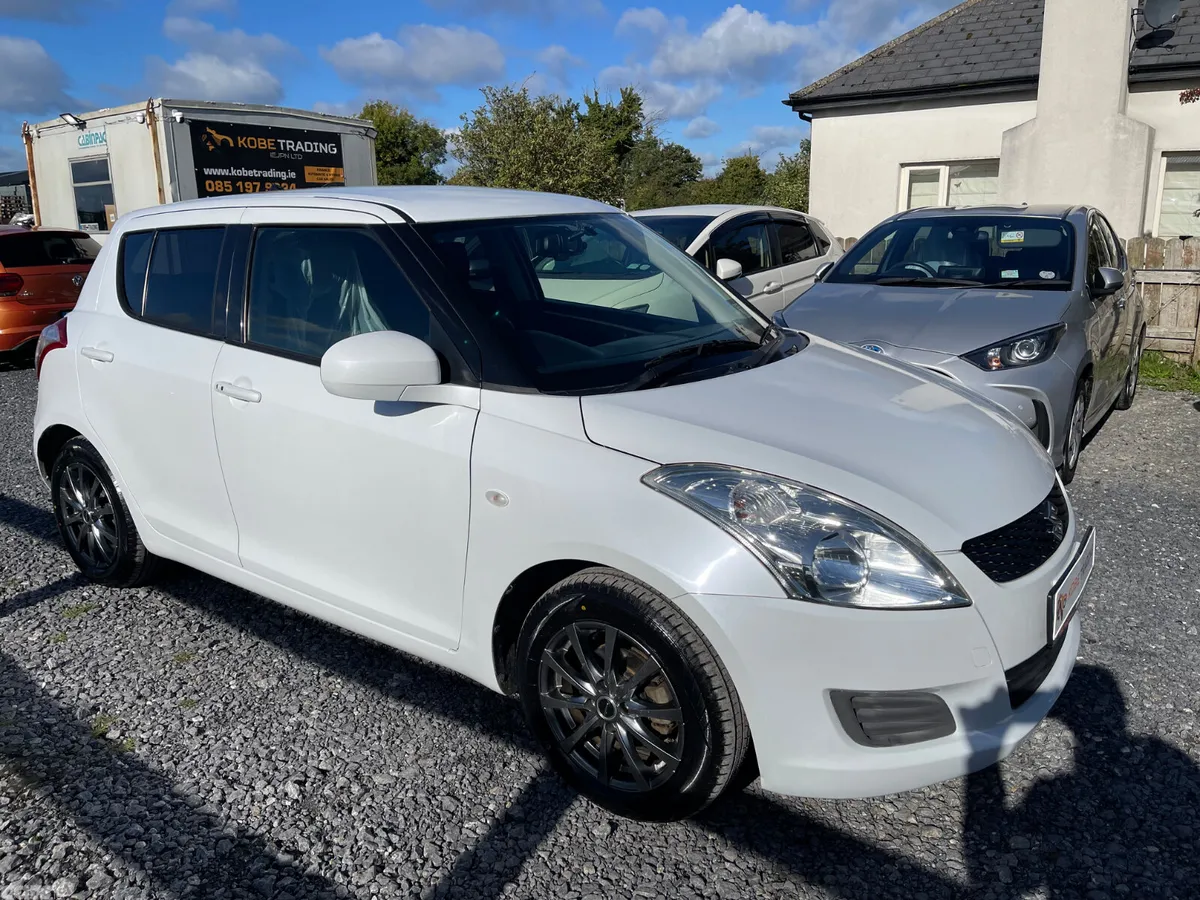 Suzuki Swift Hatchback, Petrol, 2013, White