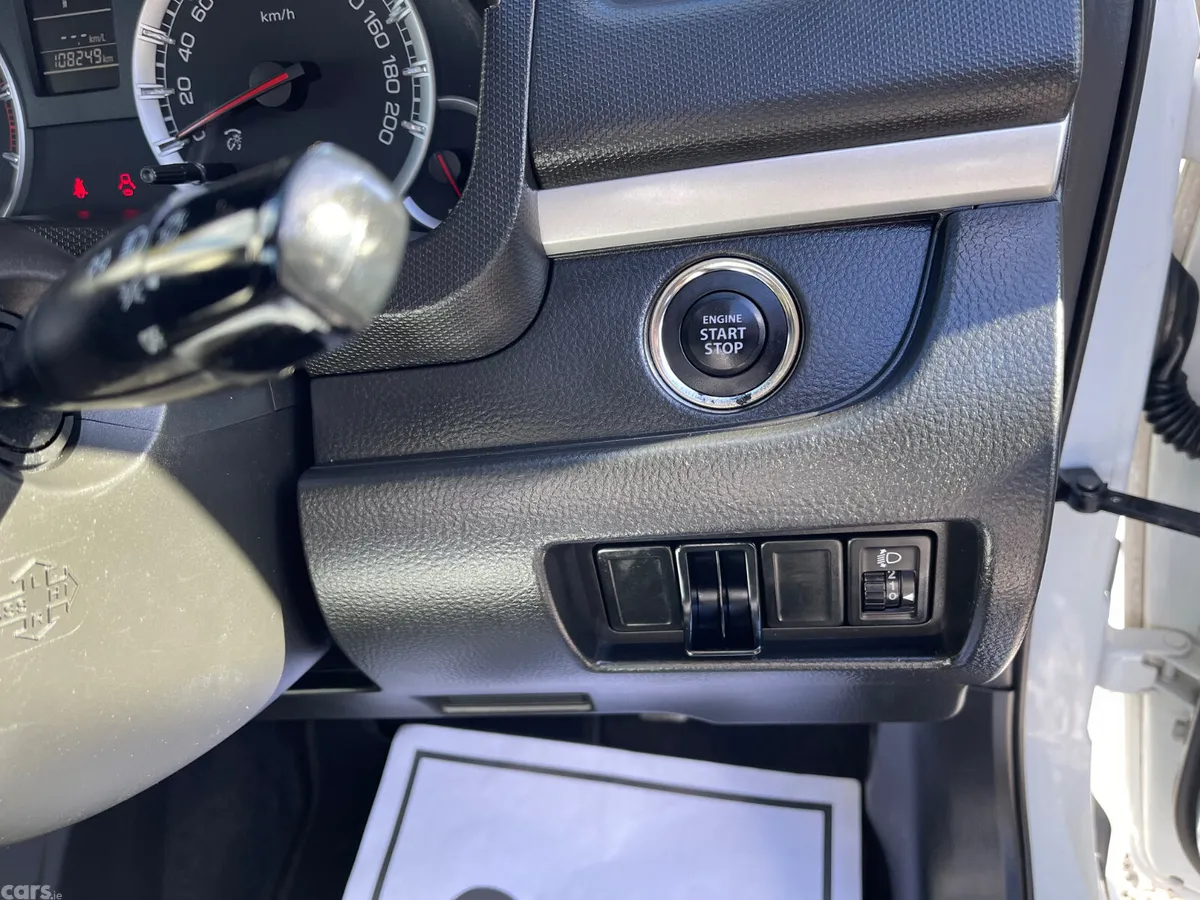 Suzuki Swift Hatchback, Petrol, 2013, White