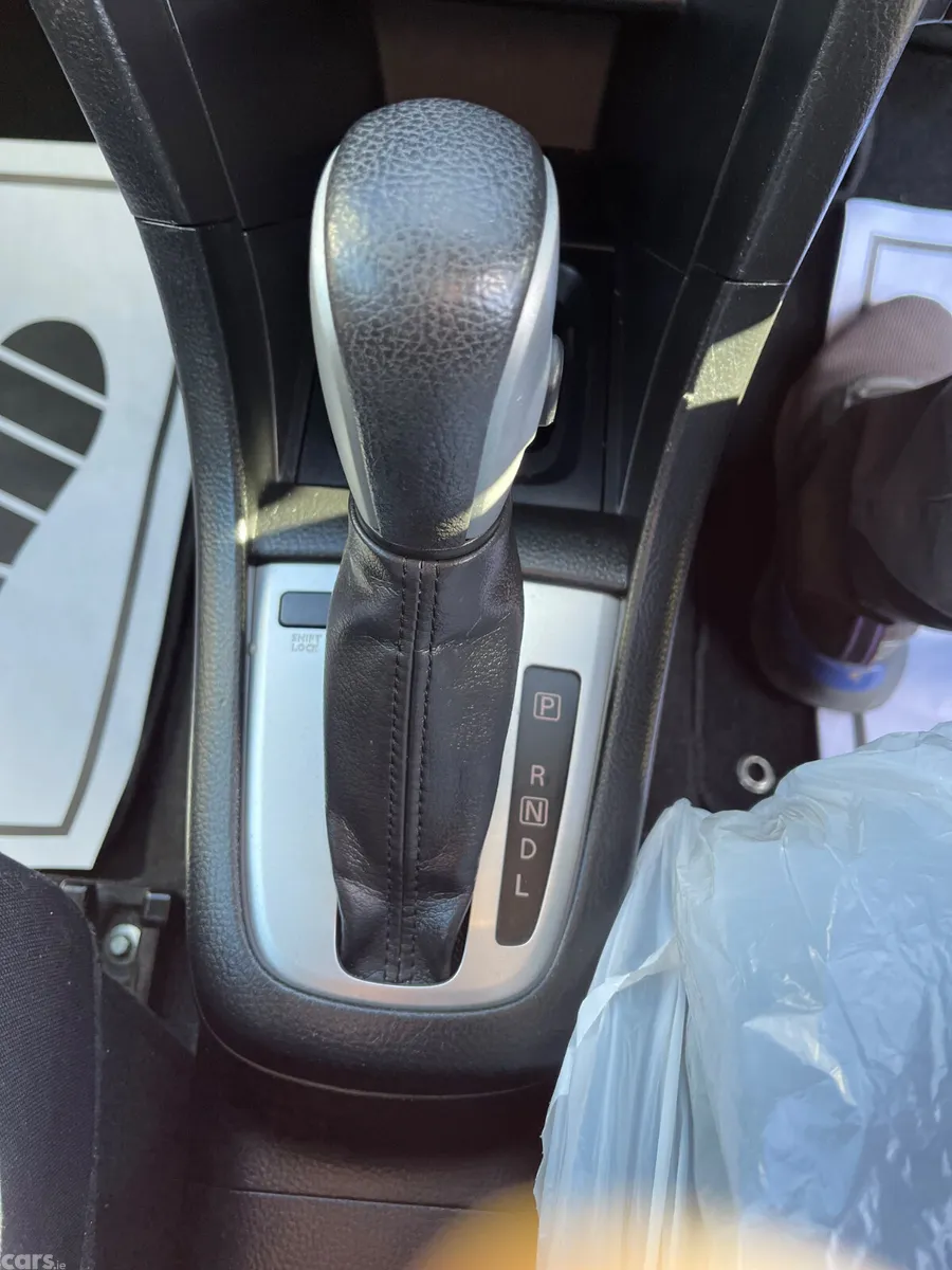 Suzuki Swift Hatchback, Petrol, 2013, White