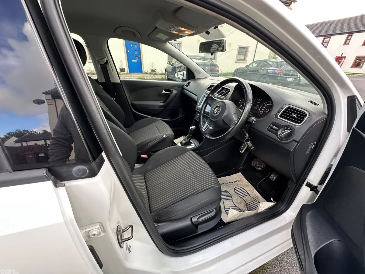 Volkswagen Polo Hatchback, Petrol, 2012, White