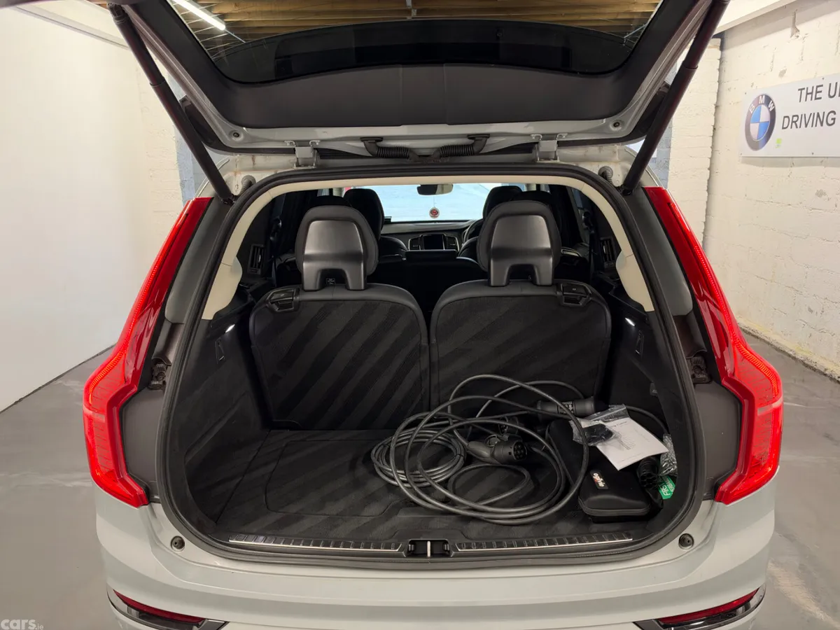 Volvo XC90 SUV, Petrol Hybrid, 2023, Grey