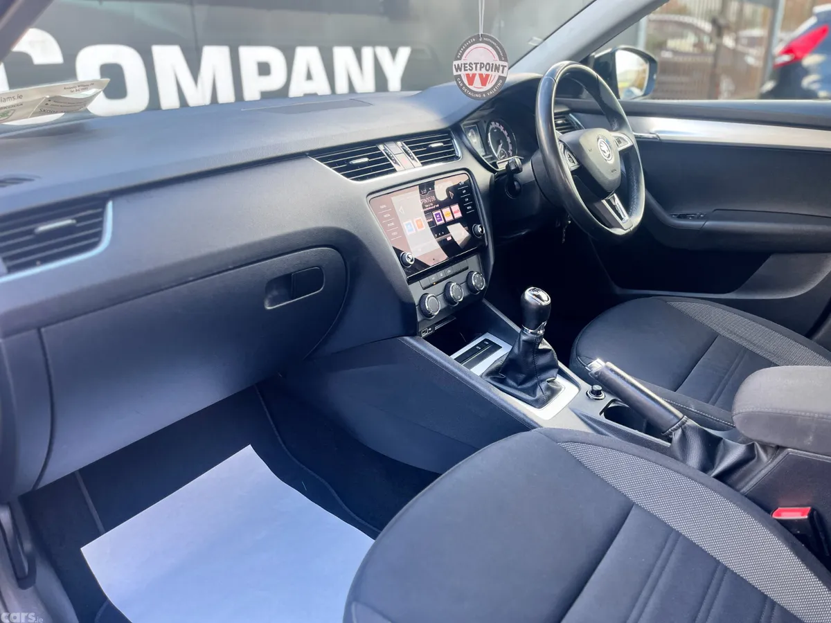 Skoda Octavia Saloon, Petrol, 2019, Black