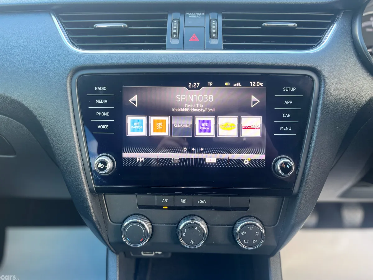 Skoda Octavia Saloon, Petrol, 2019, Black