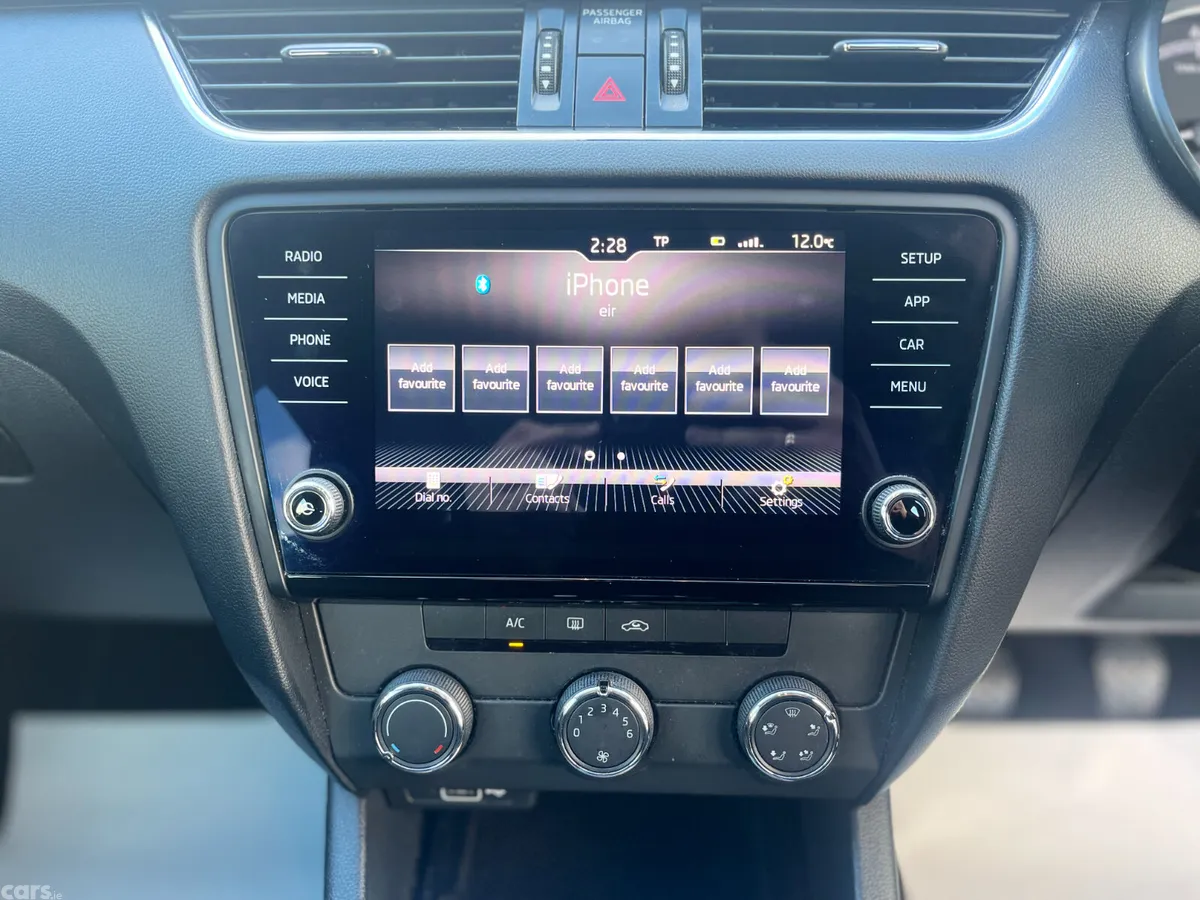Skoda Octavia Saloon, Petrol, 2019, Black