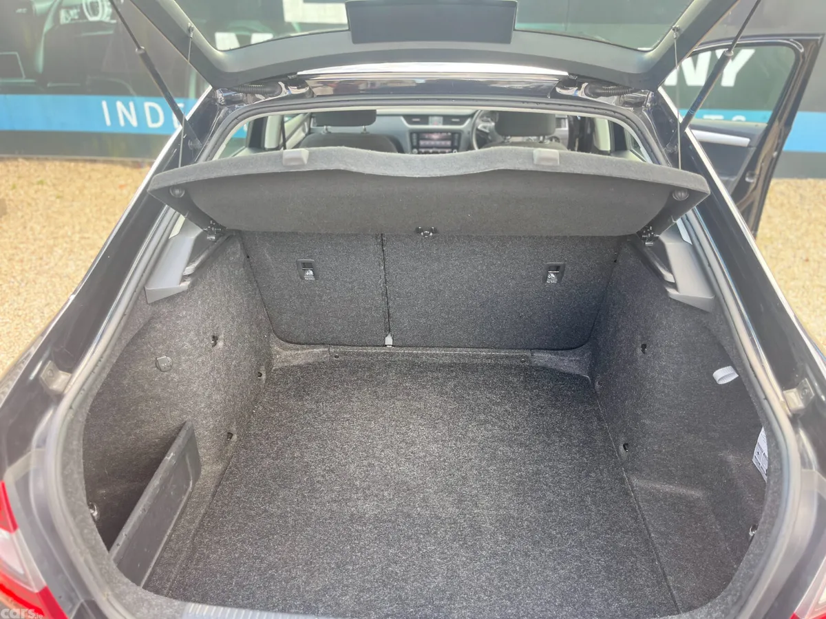 Skoda Octavia Saloon, Petrol, 2019, Black