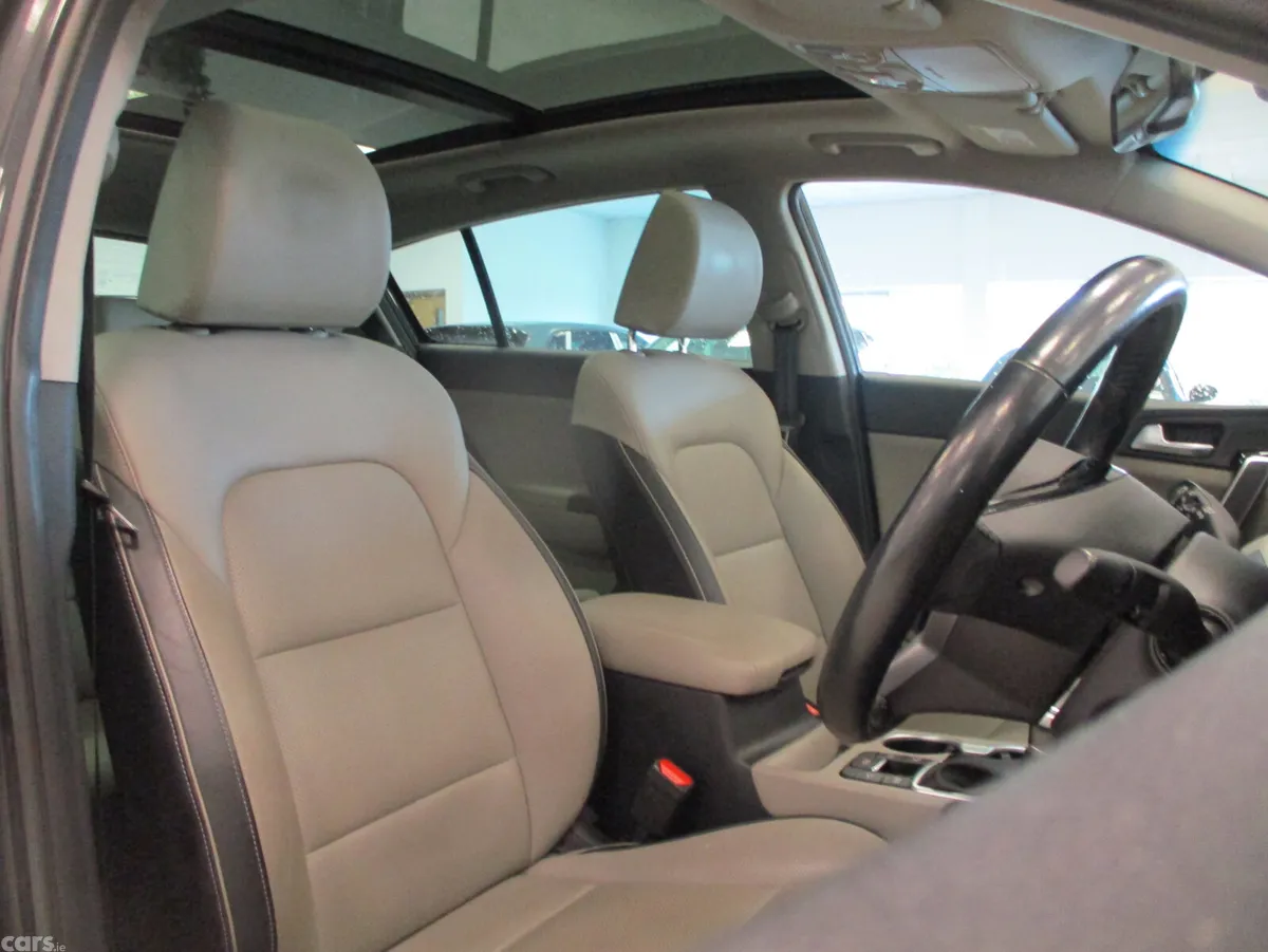 Kia Sportage SUV, Diesel Hybrid, 2021, Black