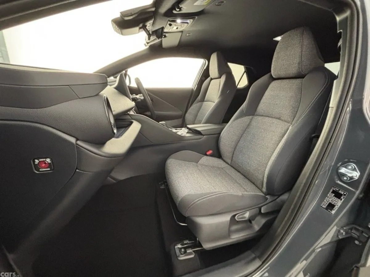 Toyota C-HR SUV, Petrol Hybrid, 2027, 