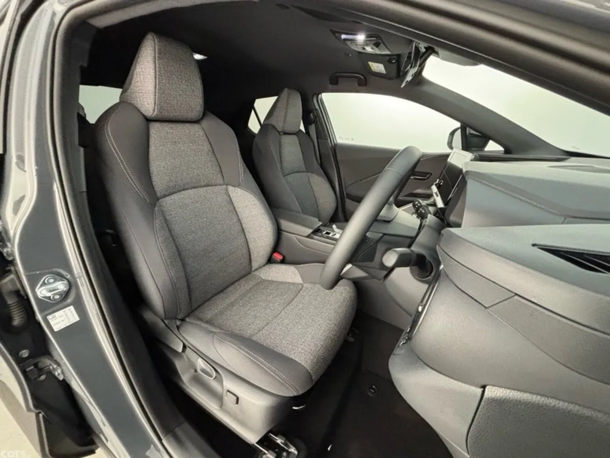 Toyota C-HR SUV, Petrol Hybrid, 2027, 
