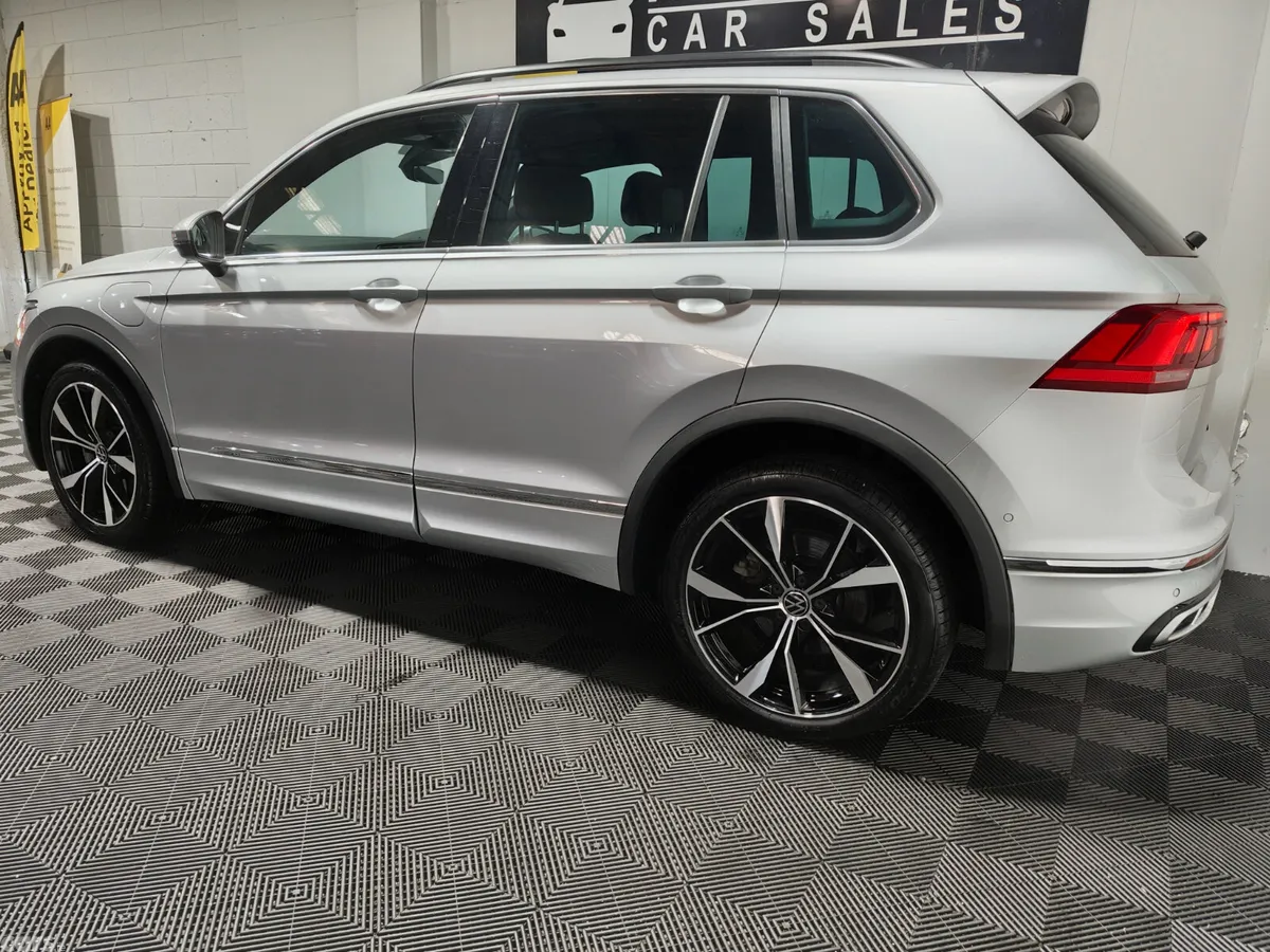 Volkswagen Tiguan SUV, Petrol Hybrid, 2023, Silver