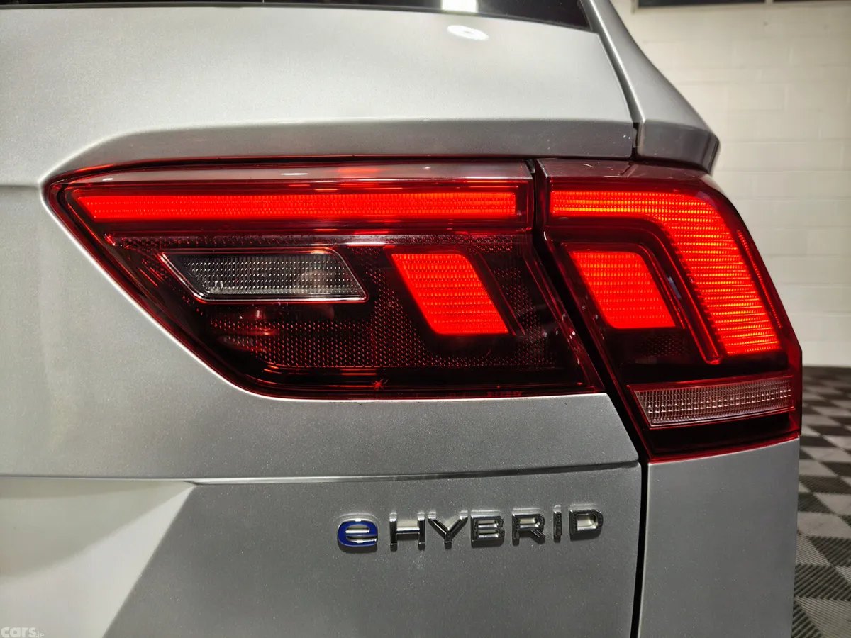 Volkswagen Tiguan SUV, Petrol Hybrid, 2023, Silver