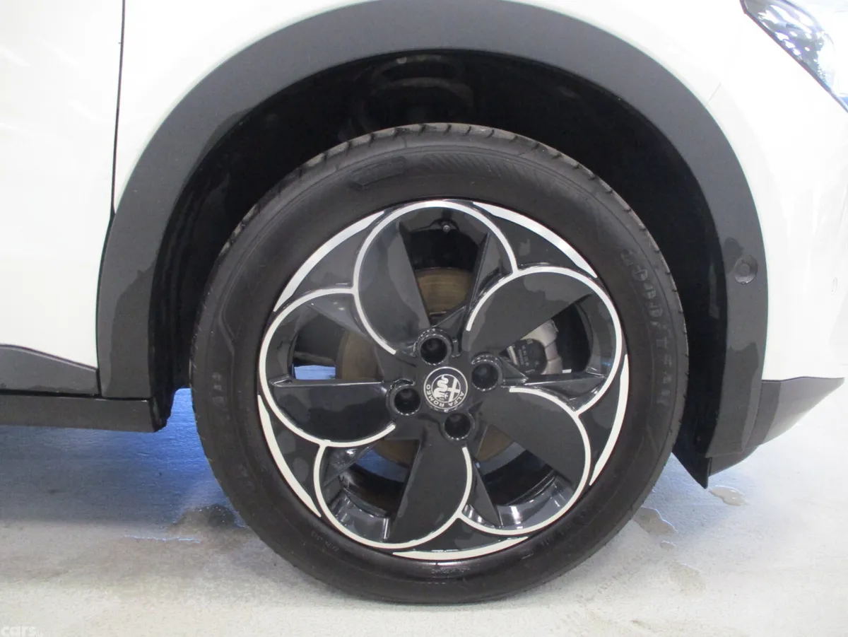 Alfa Romeo Junior SUV, Electric, 2025, White