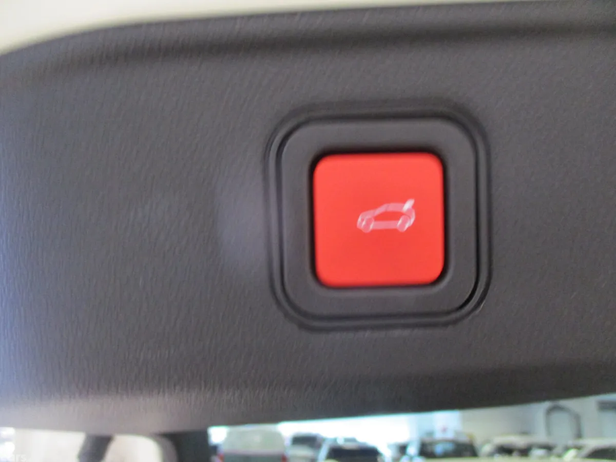 Alfa Romeo Junior SUV, Electric, 2025, White