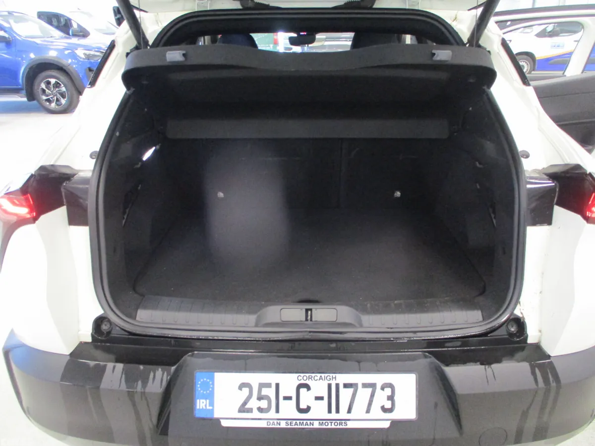 Alfa Romeo Junior SUV, Electric, 2025, White