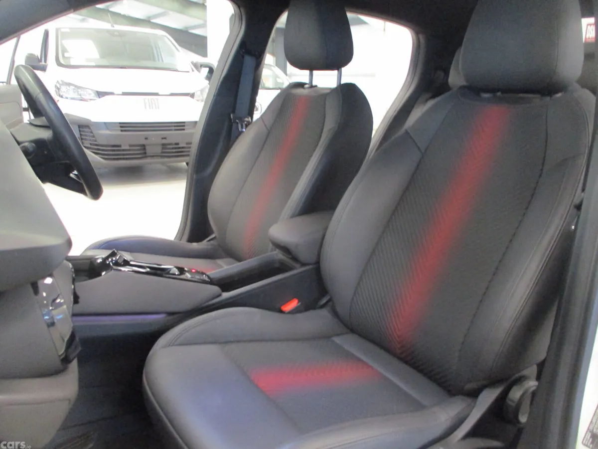 Alfa Romeo Junior SUV, Electric, 2025, White