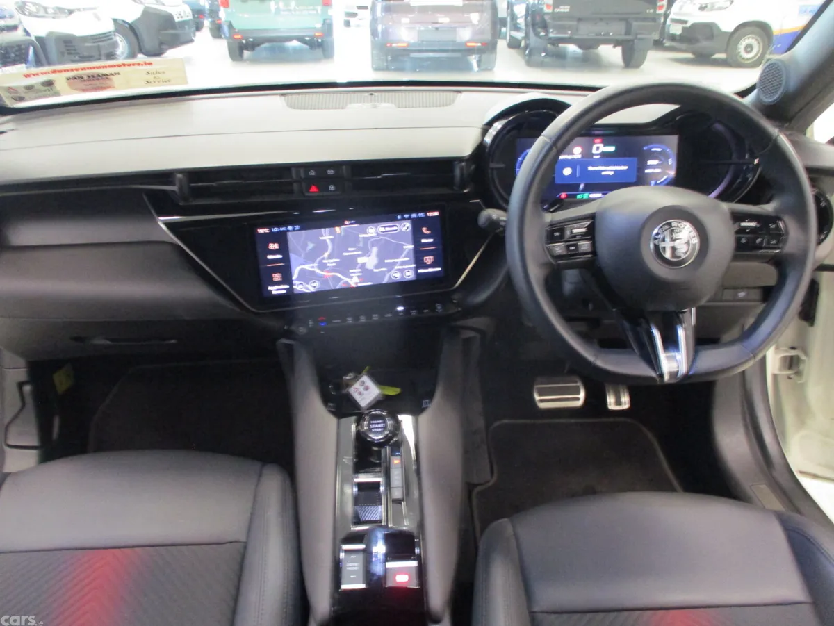 Alfa Romeo Junior SUV, Electric, 2025, White
