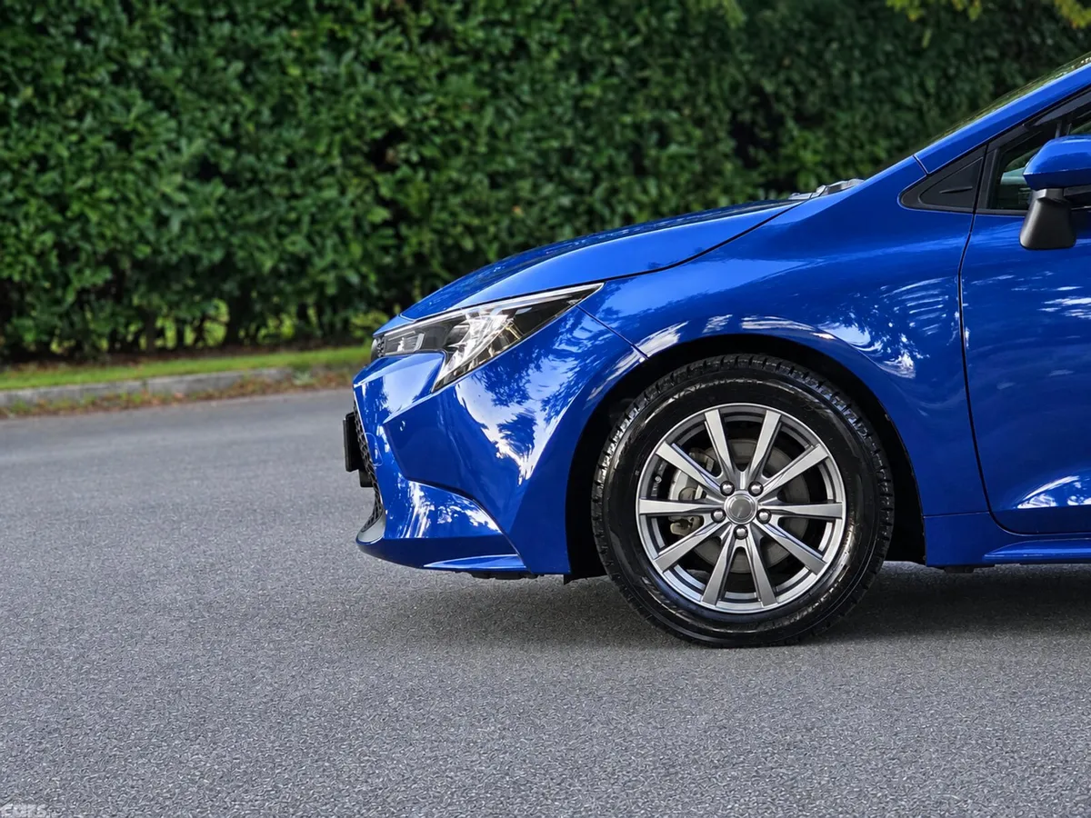 Toyota Corolla Estate, Petrol Hybrid, 2021, Blue