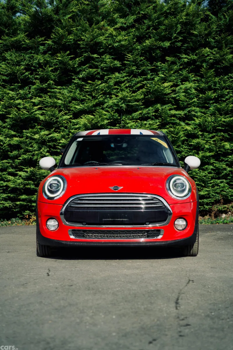 Mini Cooper Hatchback, Diesel, 2018, Red