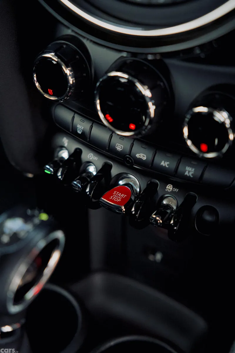 Mini Cooper Hatchback, Diesel, 2018, Red