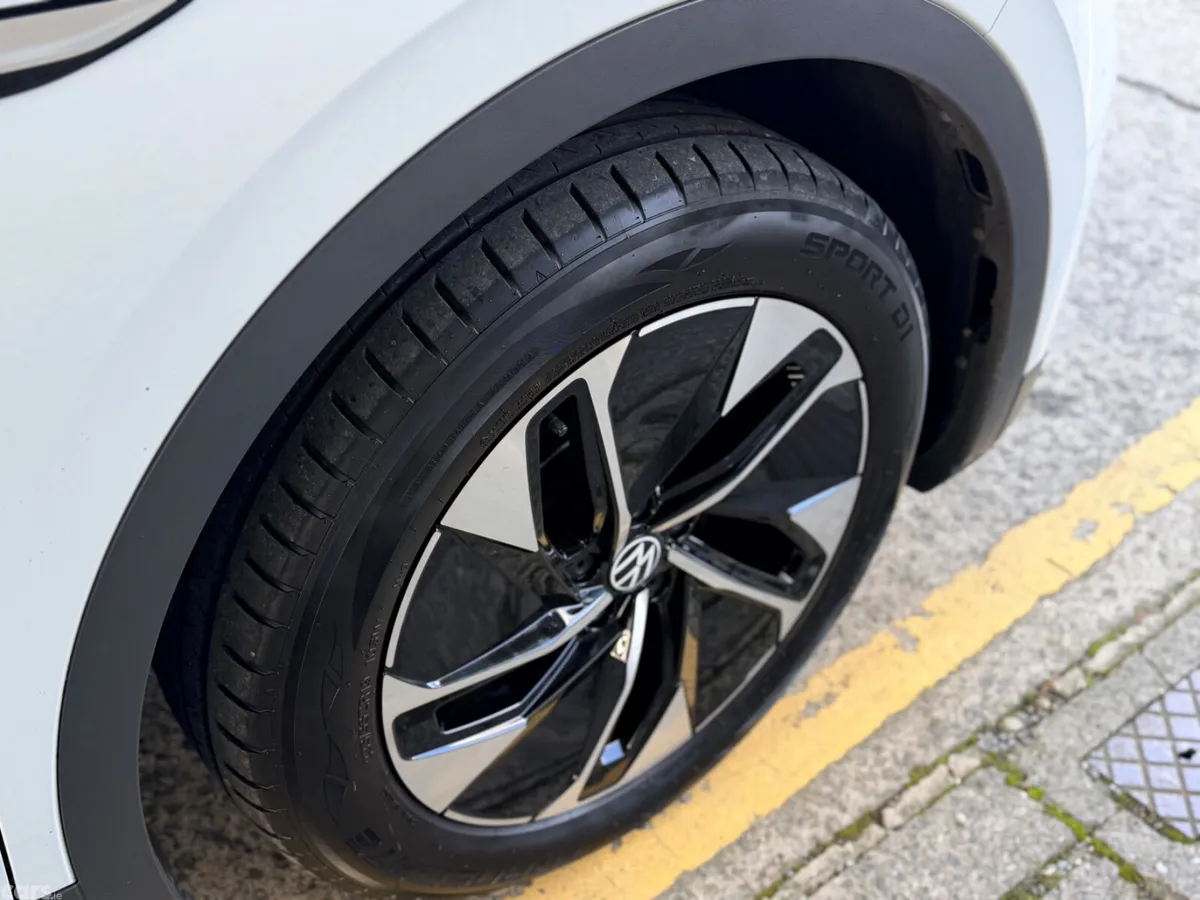 Volkswagen ID.4 Estate, Electric, 2023, White