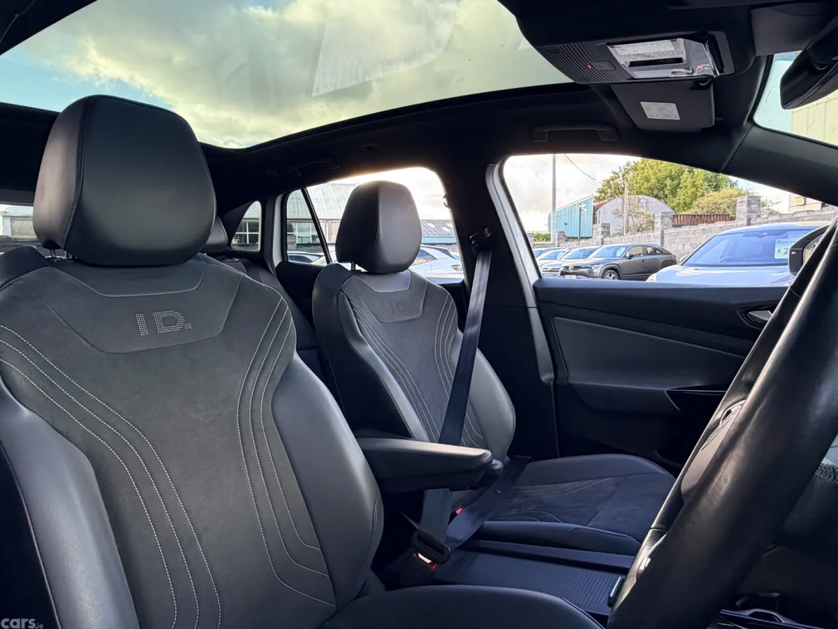Volkswagen ID.4 Estate, Electric, 2023, White