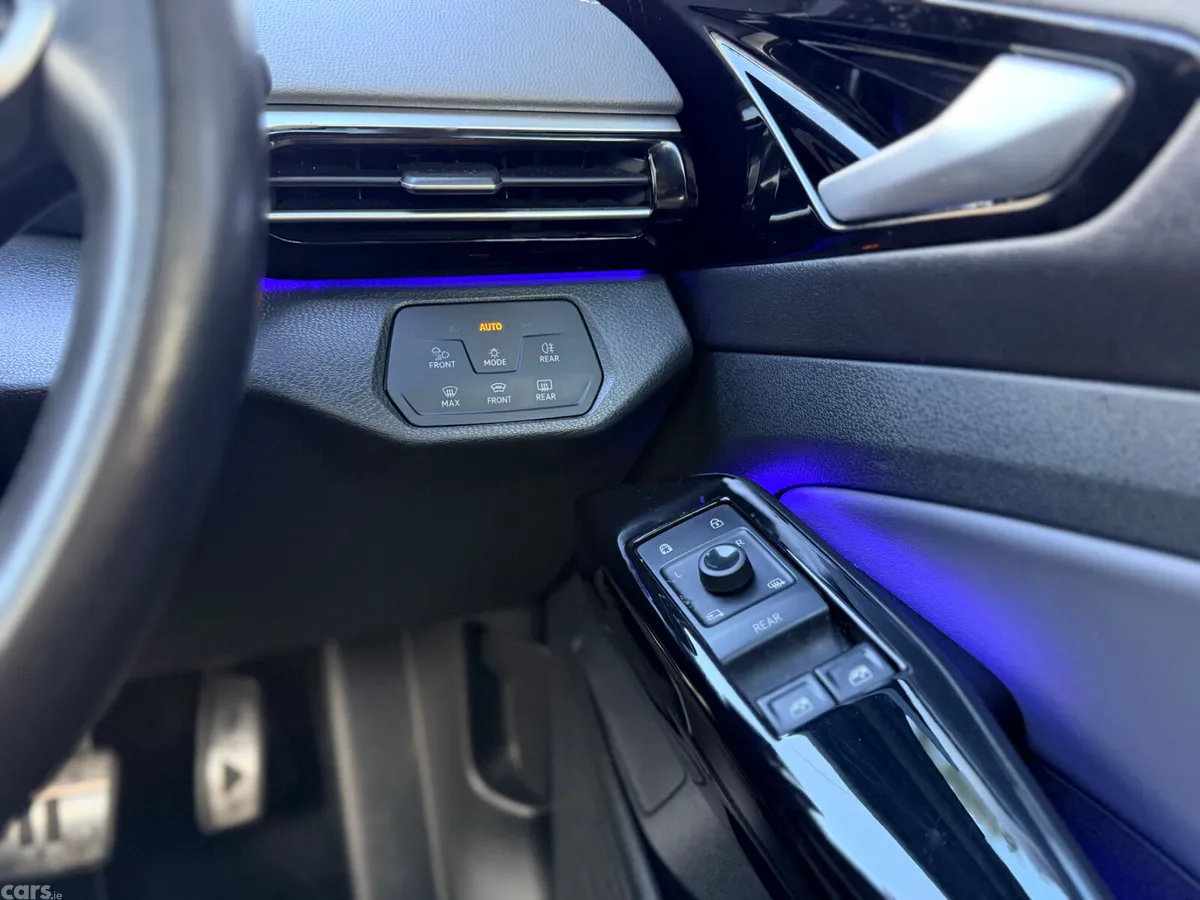 Volkswagen ID.4 Estate, Electric, 2023, White