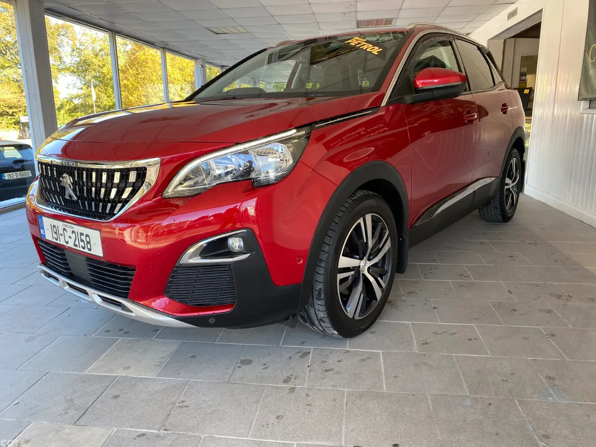 Peugeot 3008 MPV, Petrol, 2019, Red