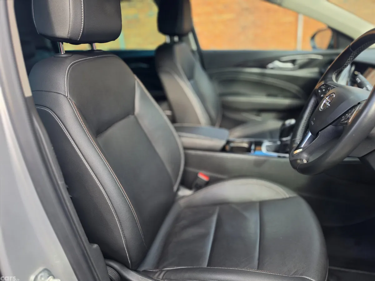 Opel Insignia Hatchback, Diesel, 2017, Grey