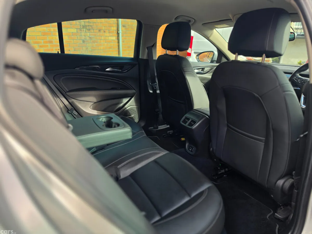 Opel Insignia Hatchback, Diesel, 2017, Grey