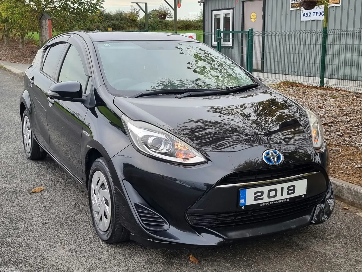 Toyota Aqua Hatchback, Petrol Hybrid, 2018, Black