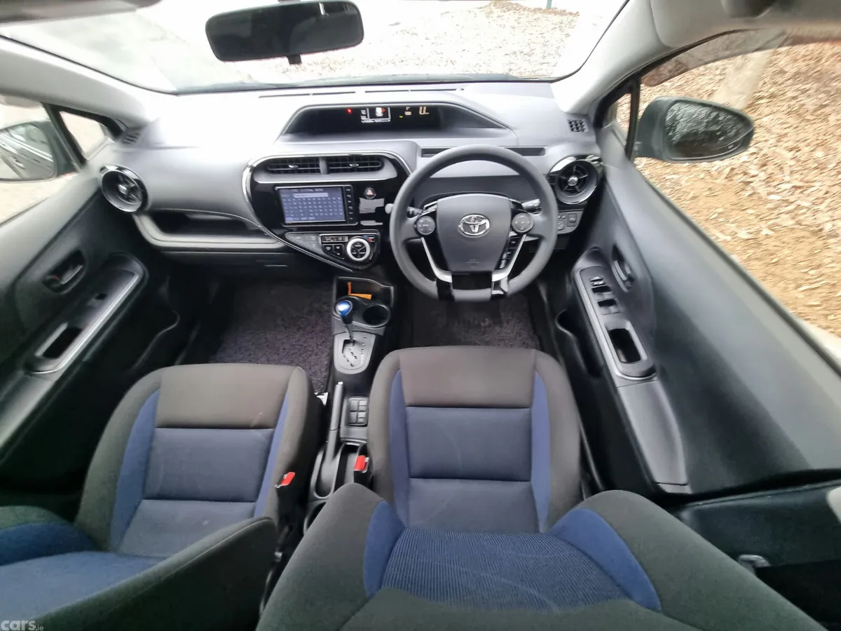 Toyota Aqua Hatchback, Petrol Hybrid, 2018, Black