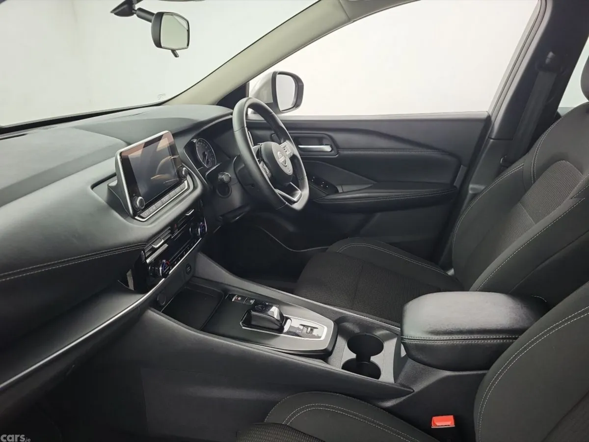 Nissan Qashqai MPV, Petrol, 2024, Grey