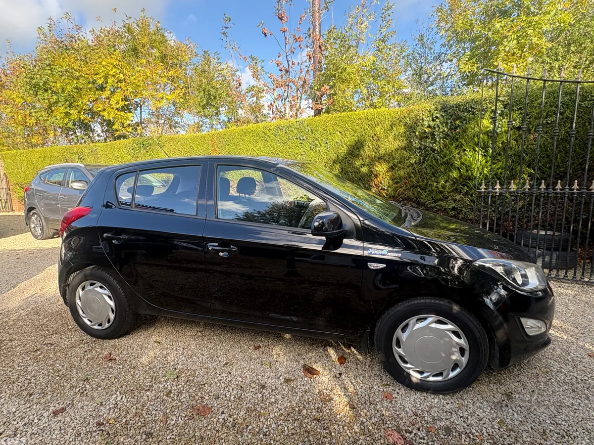 Hyundai i20 Hatchback, Diesel, 2013, Black