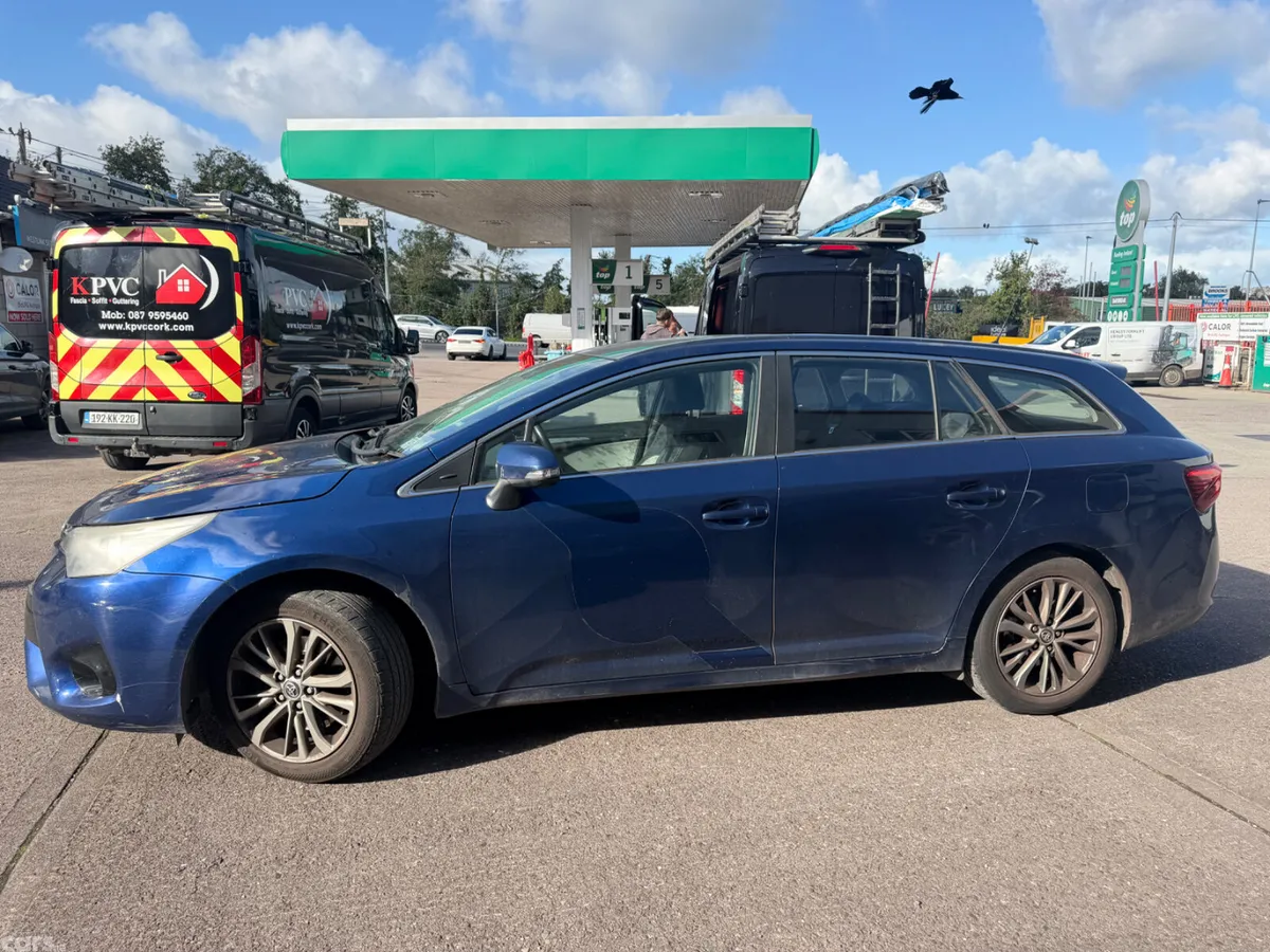 Toyota Avensis Estate, Diesel, 2016, Blue
