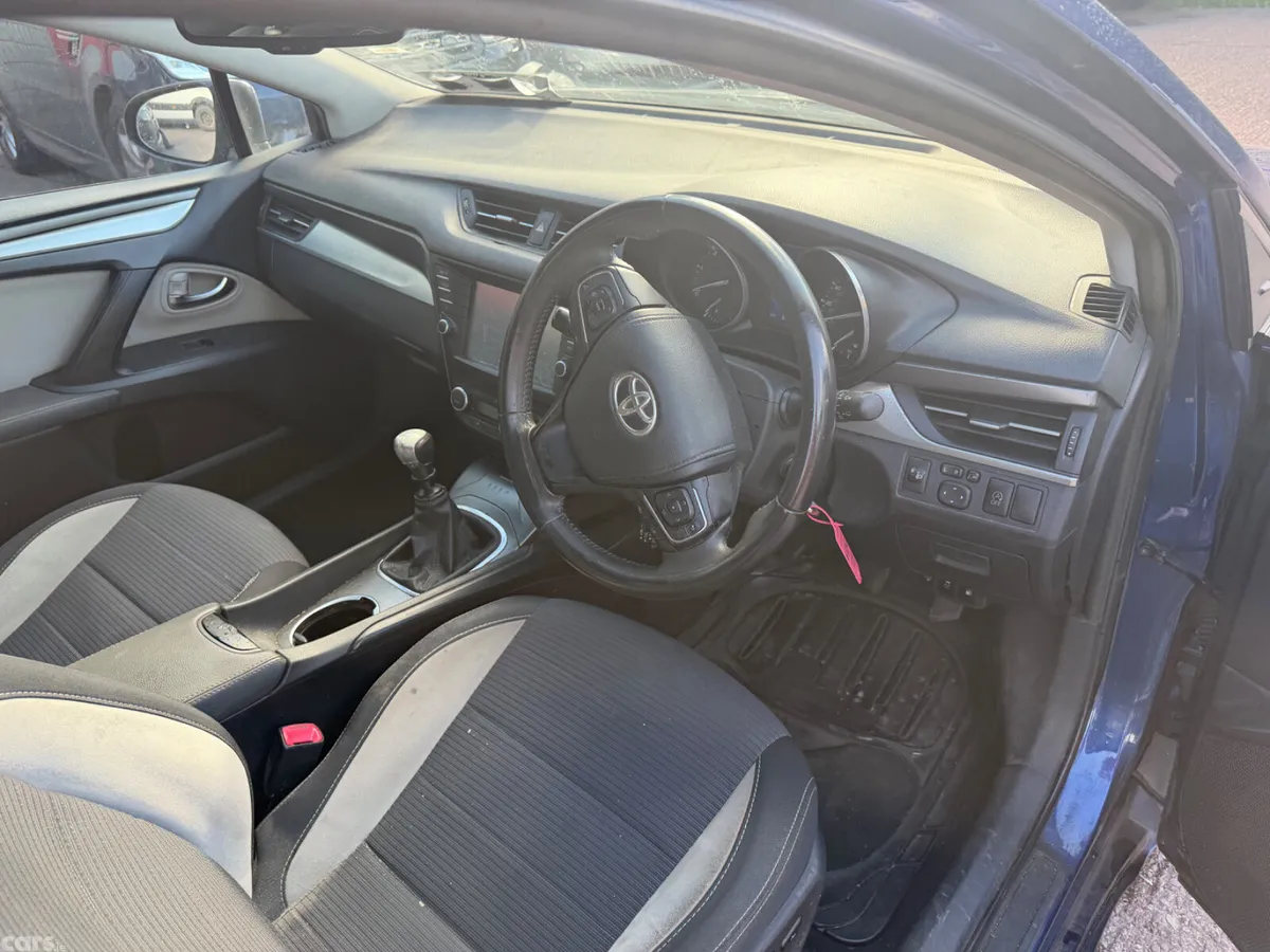 Toyota Avensis Estate, Diesel, 2016, Blue